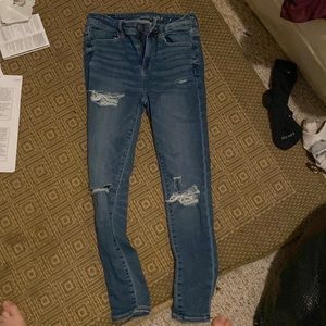 American eagle skinned jeans